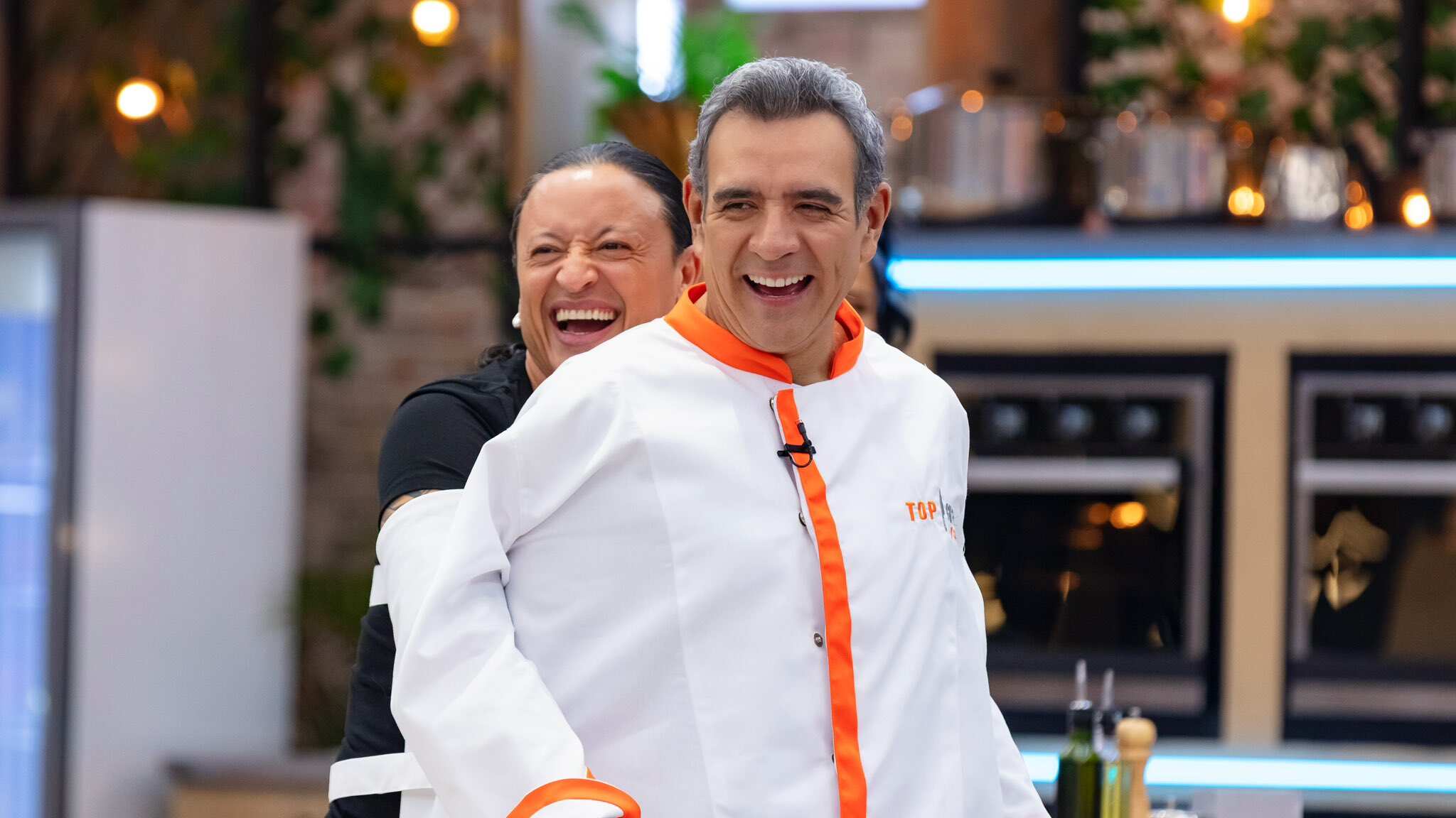 Sandarti y Crespo cocinaron atados un platillo al que llamaron "La carne del macho peludo". Foto: Redes sociales.