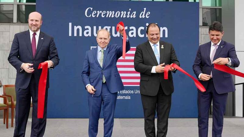 Realizan ceremonia de corte de cinta del nuevo campus de la Embajada de EE.UU.