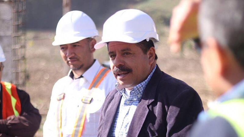 Alcalde de Xela ayuda a los Bomberos Voluntarios para seguir especialización