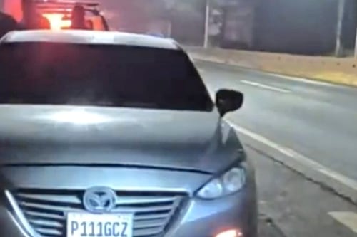 Esto dice el manuscrito que dejaron junto a los cuerpos dentro de un carro en ruta al Pacífico