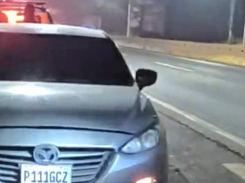 Esto dice el manuscrito que dejaron junto a los cuerpos dentro de un carro en ruta al Pacífico