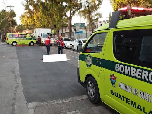 Peatón muere atropellado en calzada San Juan; conductor se da a la fuga
