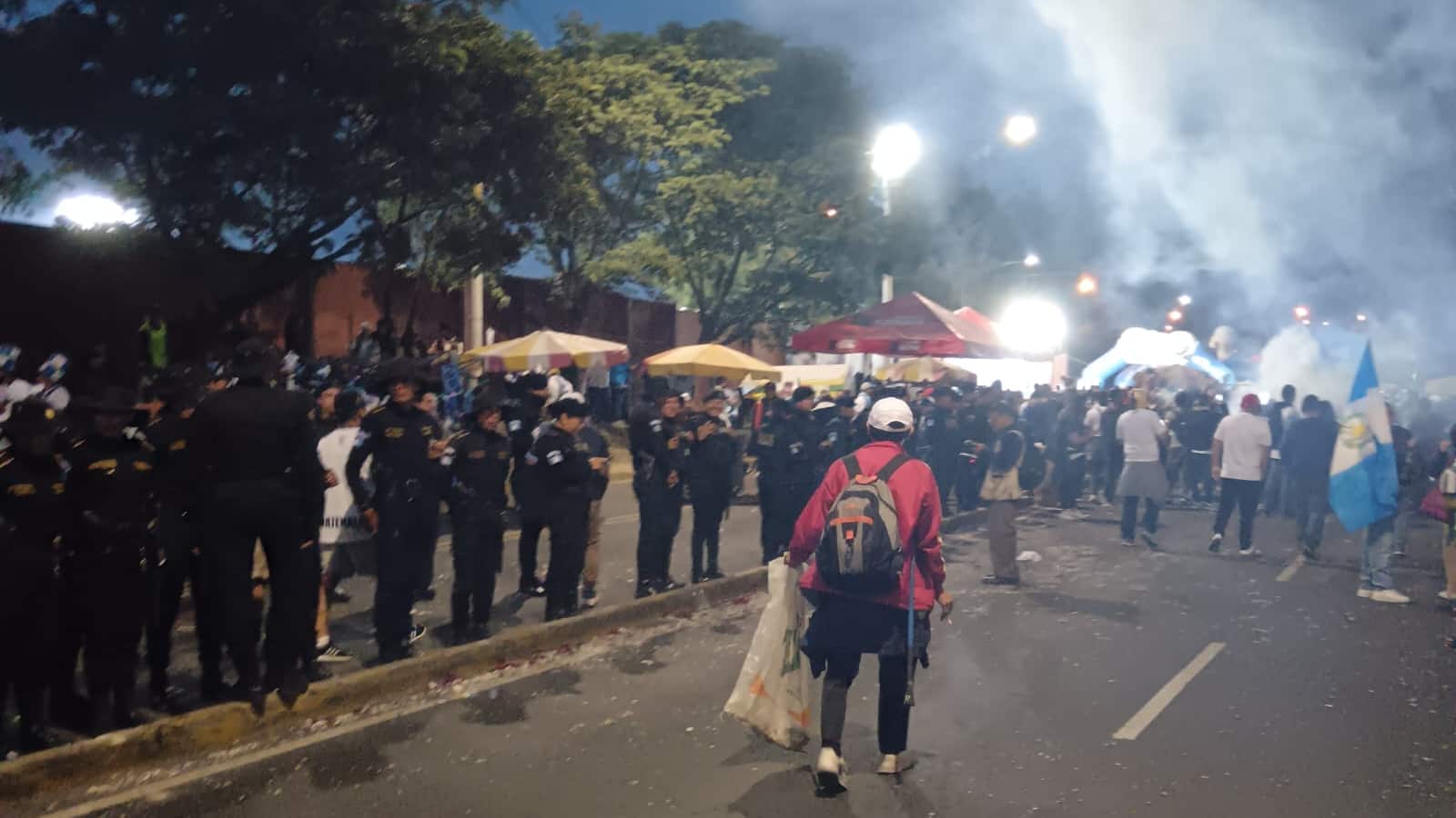 Entre estrictas medidas de seguridad la selección panameña arribó al estadio El Trébol