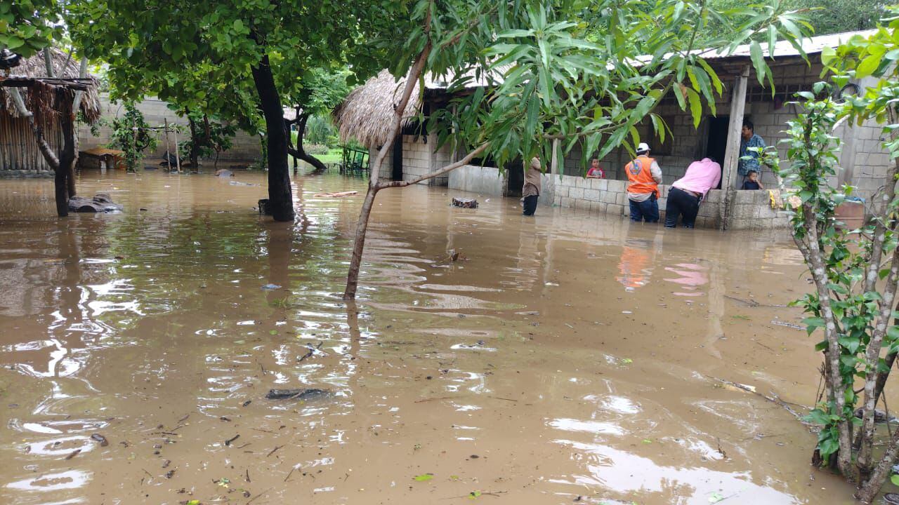 A causa de las lluvias se han registrado inundaciones en varias comunidades del país. Foto Conred