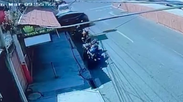 Colisión queda grabado por cámara de seguridad. Foto: Publinews