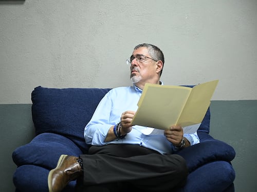 Arévalo adelanta que se reunirá con los seis aspirantes a Fiscal General