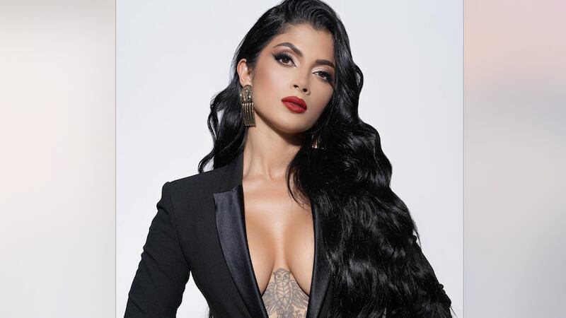 Kimberly Flores arranca el año mostrando su verdadero rostro y no es como todos creen