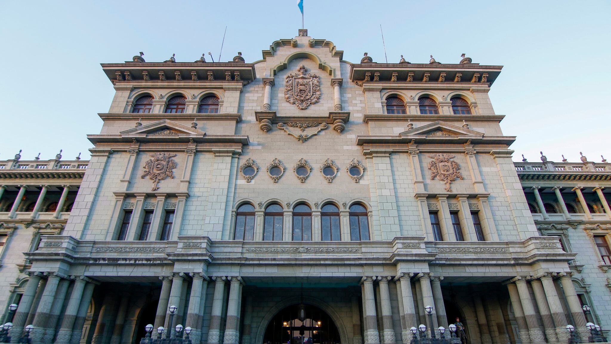 El gobierno comenzó la evaluación de los aspirantes a gobernadores departamentales