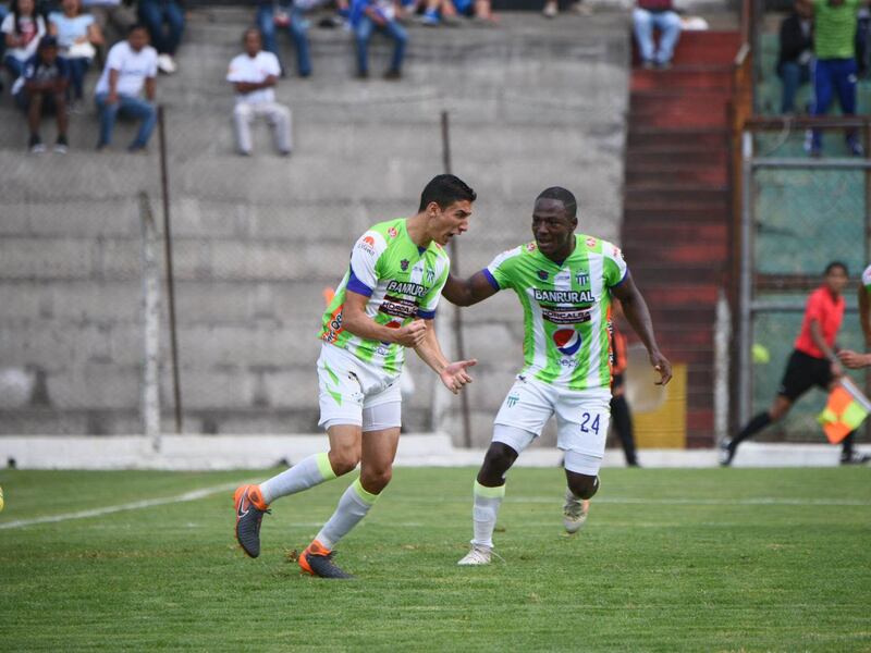 Juvenil futbolista guatemalteco jugará la otra temporada en el extranjero