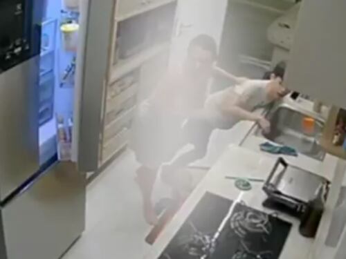 VIDEO: Adolescente salva a su primo de morir atragantado aplicando maniobra Heimlich