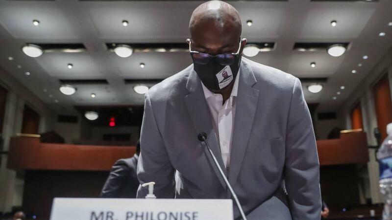 Hermano de George Floyd aboga por una reforma policial ante el Congreso de EE. UU.