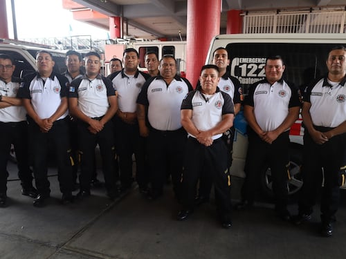 Héroes de casco negro: 72 horas de entrega total por la Navidad en Guatemala