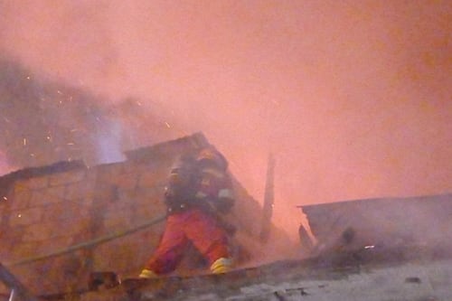 VIDEOS. Casa destruida por incendio en zona 1