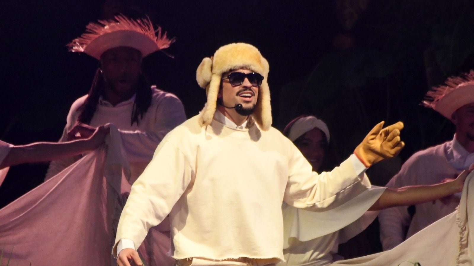 El exponente urbano interpretó sobre 30 canciones en la primera función de "No me quiero ir de aquí".