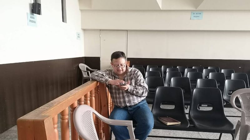 Condenan a tres años de prisión a exdirector del Sistema Penitenciario