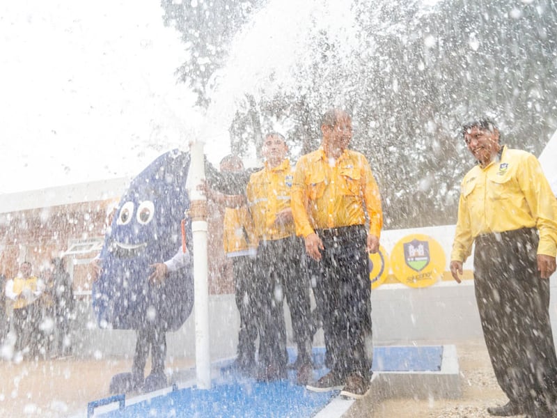 Inauguran el tercer pozo de agua durante la administración de Sebastián Siero