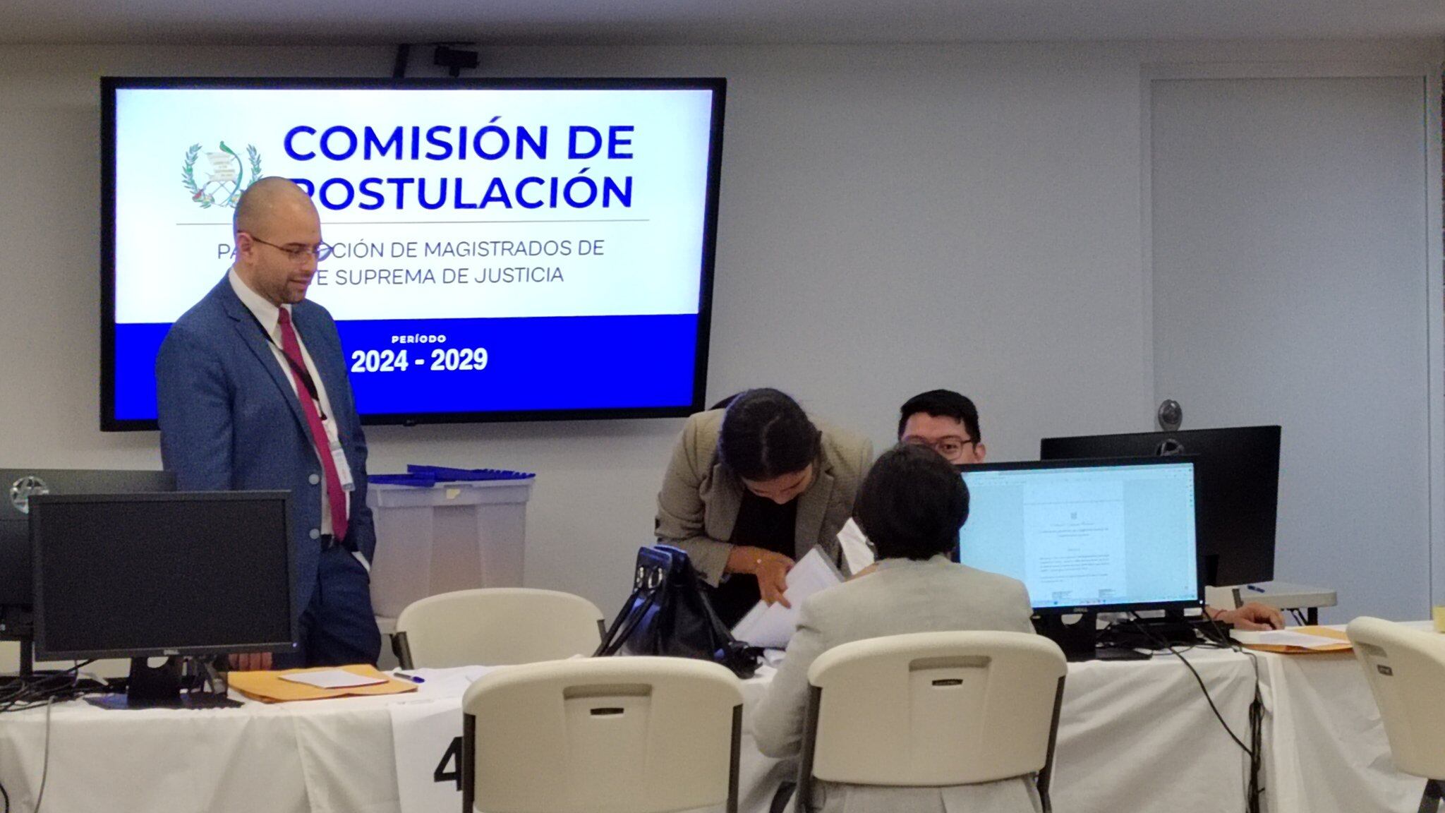 Mientras sigue la recepción de expedientes de candidatos. Foto Guatemala Visible