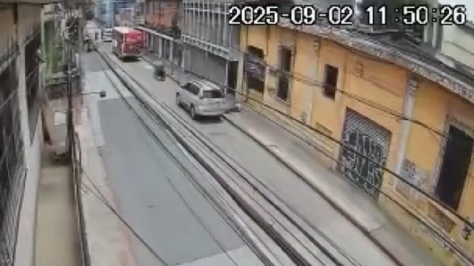 El abogado bajo a comprar en una tienda del sector cuando fue atacado. Foto: RRSS