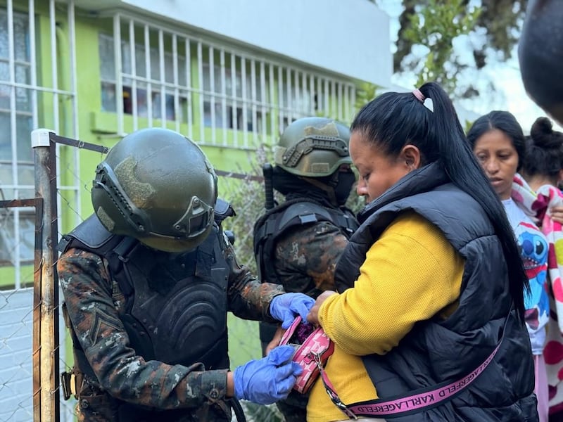 Termina requisa de 6 horas en cárcel de mujeres de Fraijanes