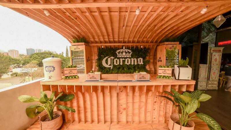 Corona Bar, el espacio que funciona con energía generada por plantas