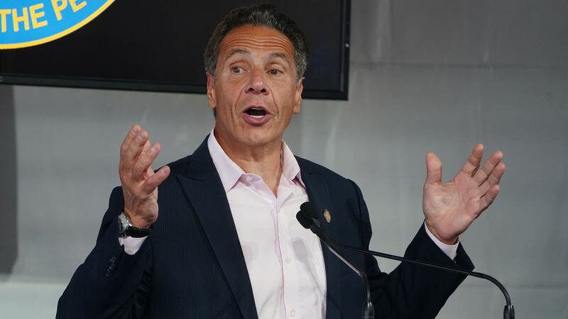 Gobernador de Nueva York renuncia tras ser señalado de acosar a mujeres