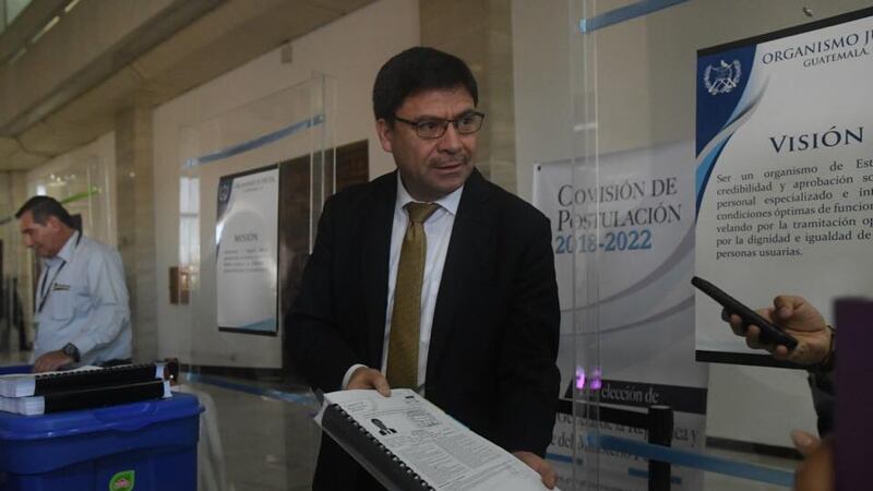 Universidad Da Vinci señala que magistrados del TSE no se habían graduado