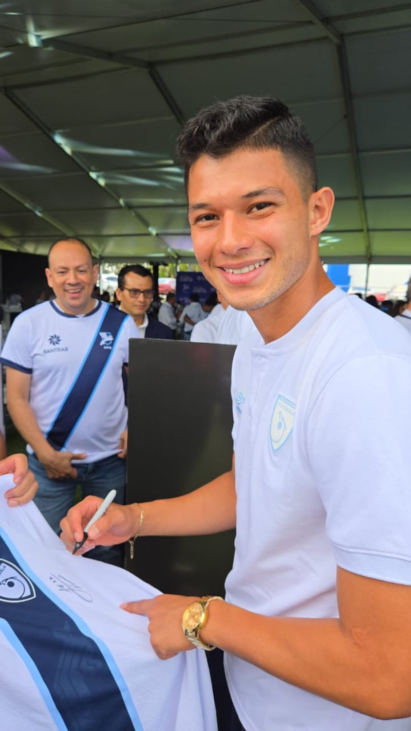 Jonathan Franco mediocampista de la Selección de Guatemala. Foto: Stanley Herrarte