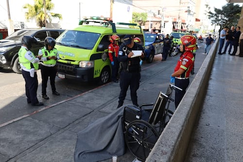 Localizan a hombre fallecido en la vía pública cerca del parque Central