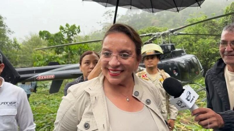Xiomara Castro resulta ilesa de un percance aéreo