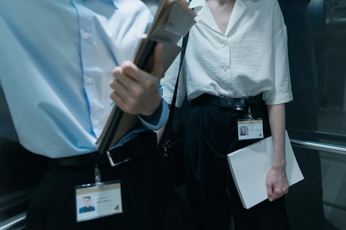 ¿Quieres trabajar en la Embajada de España? Estas son las vacantes disponibles
