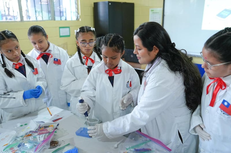 Escuela Oficial Urbana de Niñas No. 39 "República de China-Taiwán”.