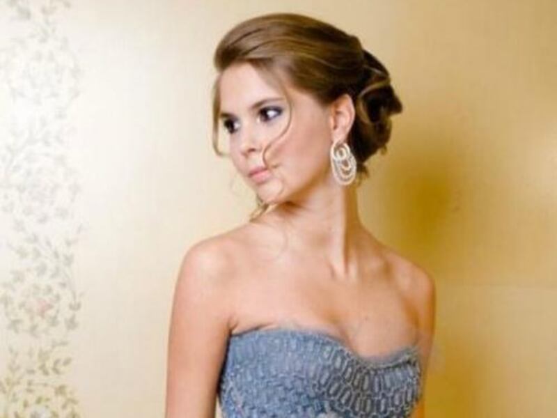 Guatemalteco se compromete con princesa de Francia