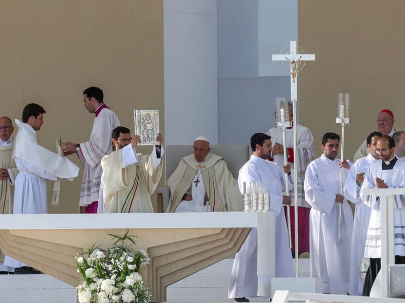 El papa cierra la JMJ de Lisboa con una misa ante 1.5 millones de peregrinos