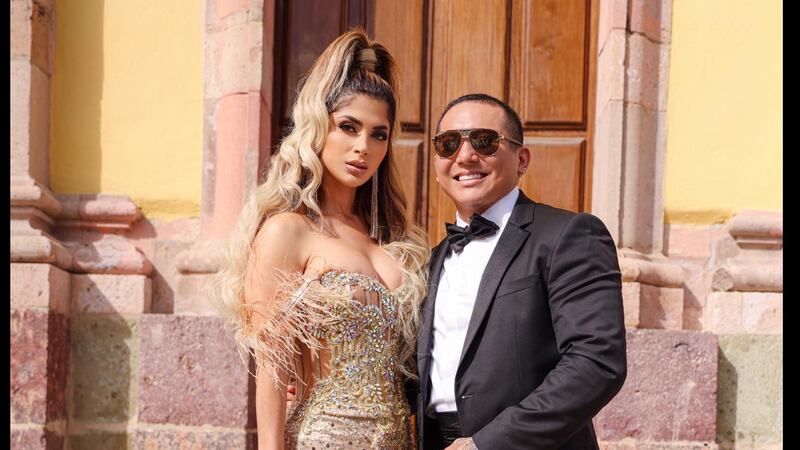 Kimberly Flores exhibe sin pudor alguno a Edwin Luna completamente desnudo