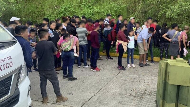 Retornan más de 100 migrantes guatemaltecos rescatados en Veracruz