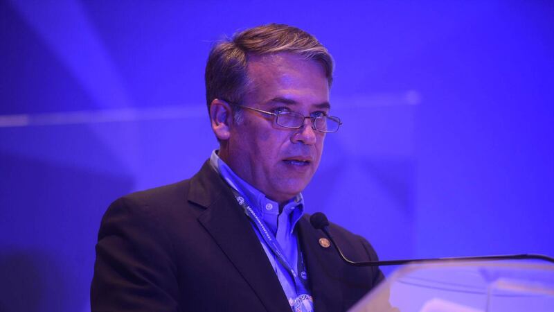 Escobar insta a los alcaldes a participar en elección sin influencias