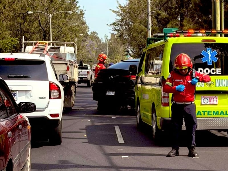 Accidente en bulevar Vista Hermosa deja heridos este jueves