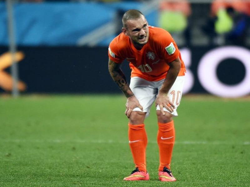 Wesley Sneijder se plantea regresar a los terrenos de juego