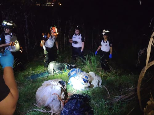Video: Así extrajeron los 8 cuerpos localizados en ruta al Atlántico