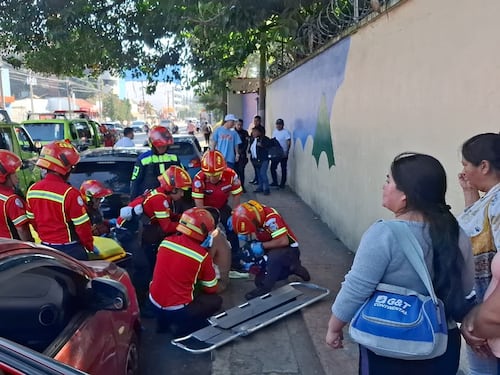 Ataque armado contra presunto taxi deja conductor herido en la zona 13