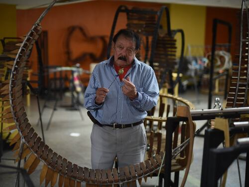 ¡Es ingresado de emergencia! El maestro Joaquín Orellana se encuentra delicado de salud