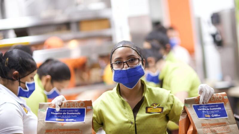 Iniciativa busca llevar alimentos a personal médico de primera línea y así puedes apoyar