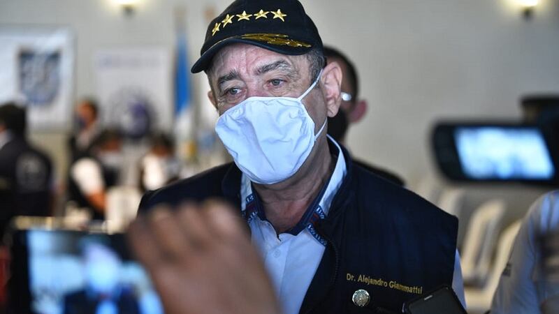 Giammattei es presentado como "doctor de la vida en Guatemala"