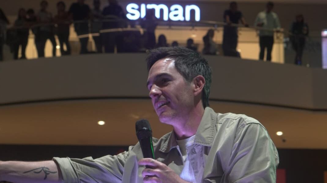 ¡Glamur y sensualidad! Mauricio Ochmann brilla en Miraflores Fashion Show 2024