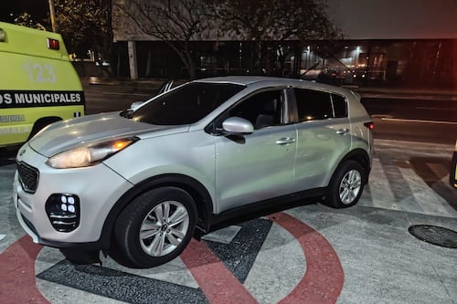 Conductor pide auxilio a bomberos de Mixco tras ser atacado durante asalto