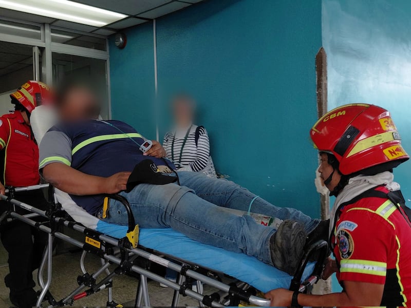 Tres trabajadores fueron localizados con síntomas de intoxicación en sótano de edificio en zona 10