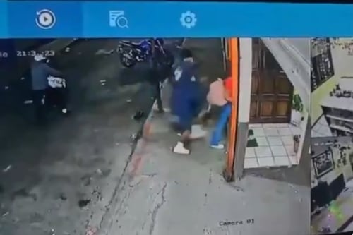 VIDEO. Momento en que sicario ingresa a hotel para asesinar a dos adolescentes en Jalapa