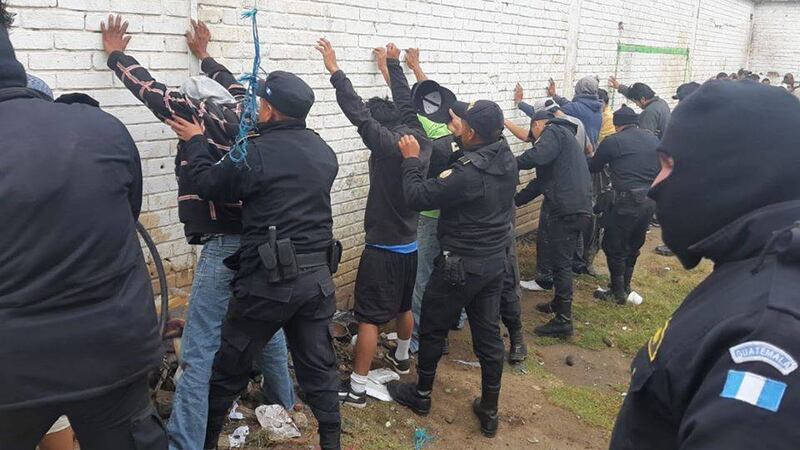 Decomisan equipo para realizar llamadas y utilizar internet en cárcel Cantel