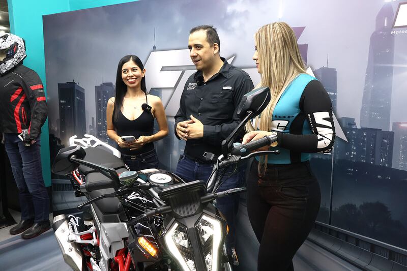VRC lanza la nueva AHM FURIA 200X: potencia, diseño y tecnología para las calles de Guatemala