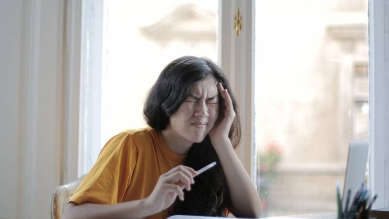 Señales del "burnout" laboral por exceso de teletrabajo